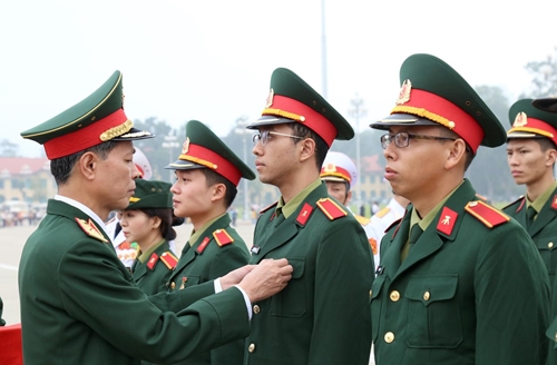 Cấp hiệu của sĩ quan, học viên là sĩ quan Quân đội nhân dân Việt Nam được quy định như thế nào?
